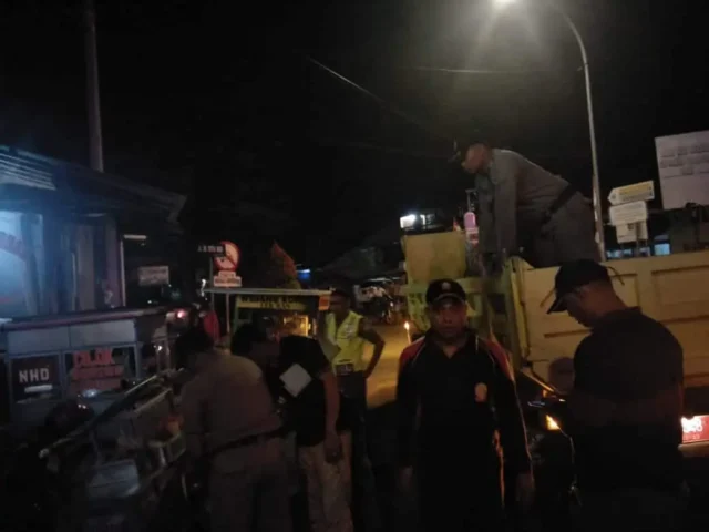 Puluhan PKL Terjaring Razia, Satpol PP Purworejo Anamkan 10 Grobak