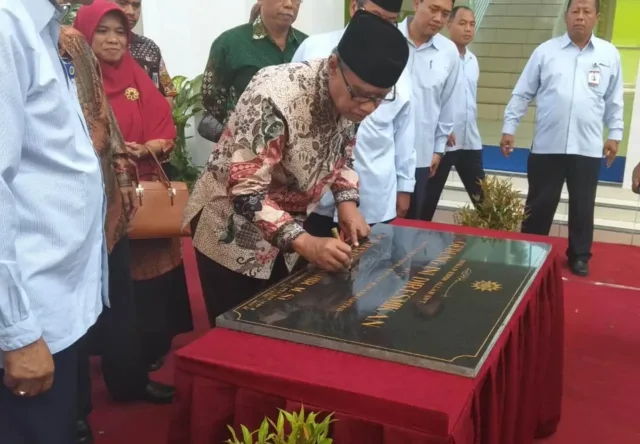 Ketua Umum PP Muhammadiyah Resmikan Gedung Kampus III UMP