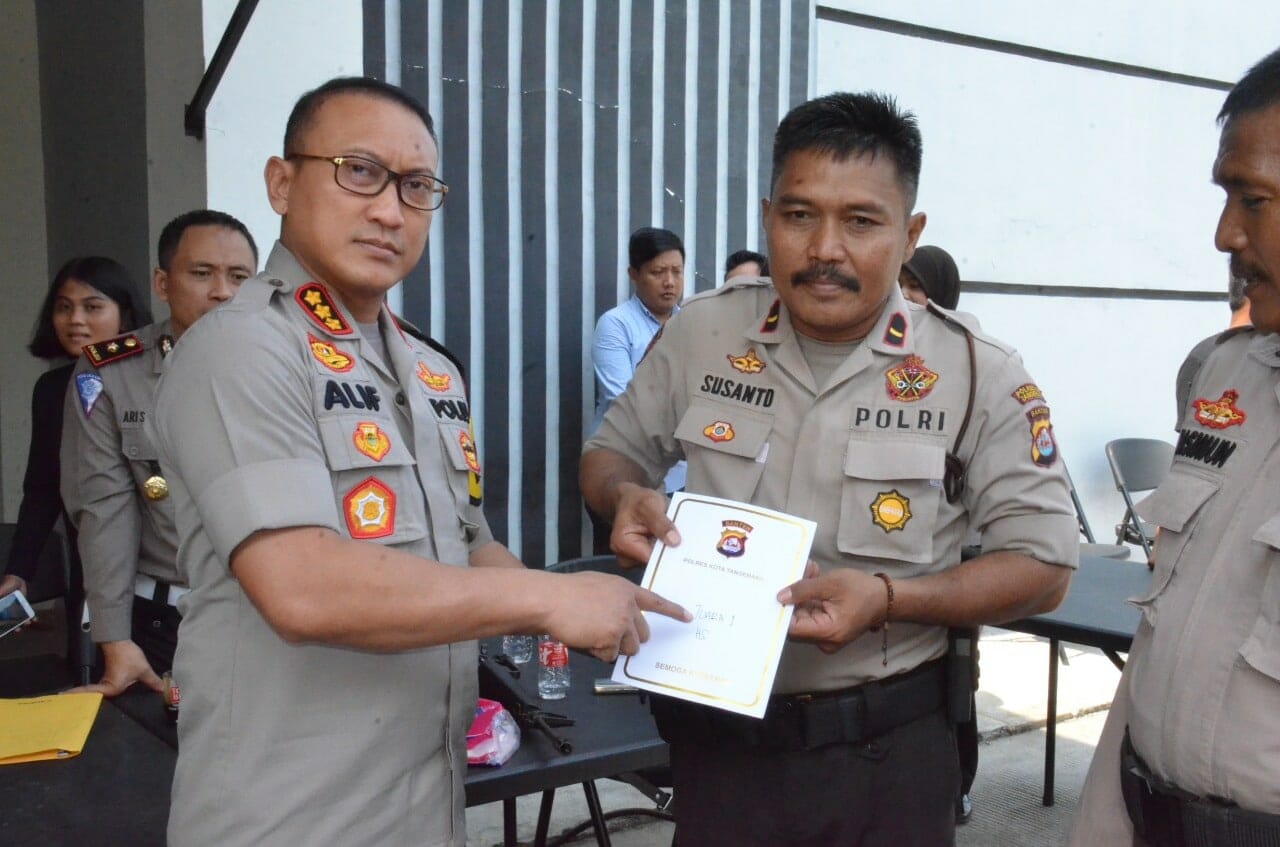 Sepekan Setelah Lebaran, Polresta Tangerang Gelar Lomba Bongkar-Pasang Senjata