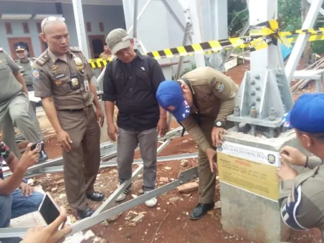 Satpol PP Kabupaten Tangerang Segel Tower Bodong