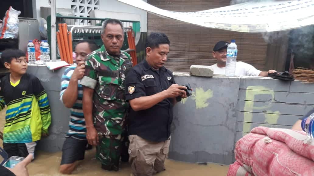 Evakuasi Korban Banjir, Korem 052 Wijayakrama Terjunkan Personil