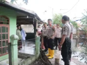 Pasca Banjir, Polresta Bandara Soetta Gelar Kerja Bhakti Pembersihan Mushalla