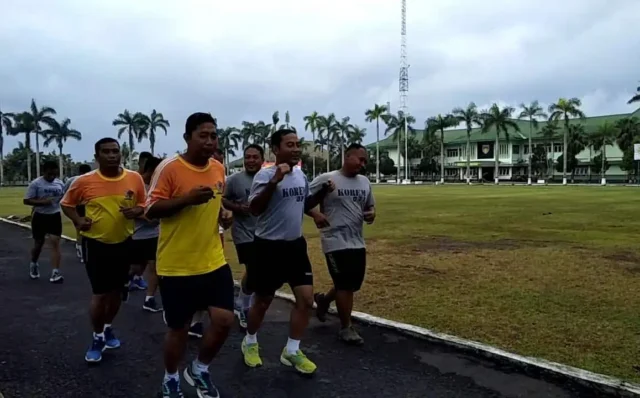 Awali Tugas Di Awal Tahun, Prajurit Wijayakusuma Laksanakan Aerobik Guna Jaga Kebugaran