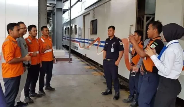 Gelar Inspeksi Dadakan di Stasiun Medan, Bukti Kinerja Dirut KAI Edi Sukmoro