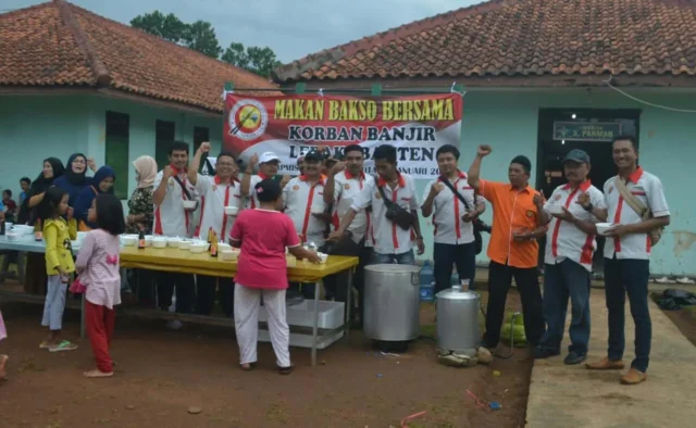 Paguyuban PAPMISO Kirim Bantuan ke Lebak, Gelar Makan Bakso