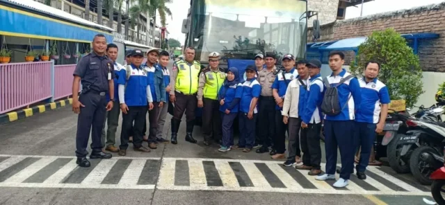 Titik Kumpul Keberangkatan Massa Buruh di Batu ceper, Dijaga Ketat Polisi