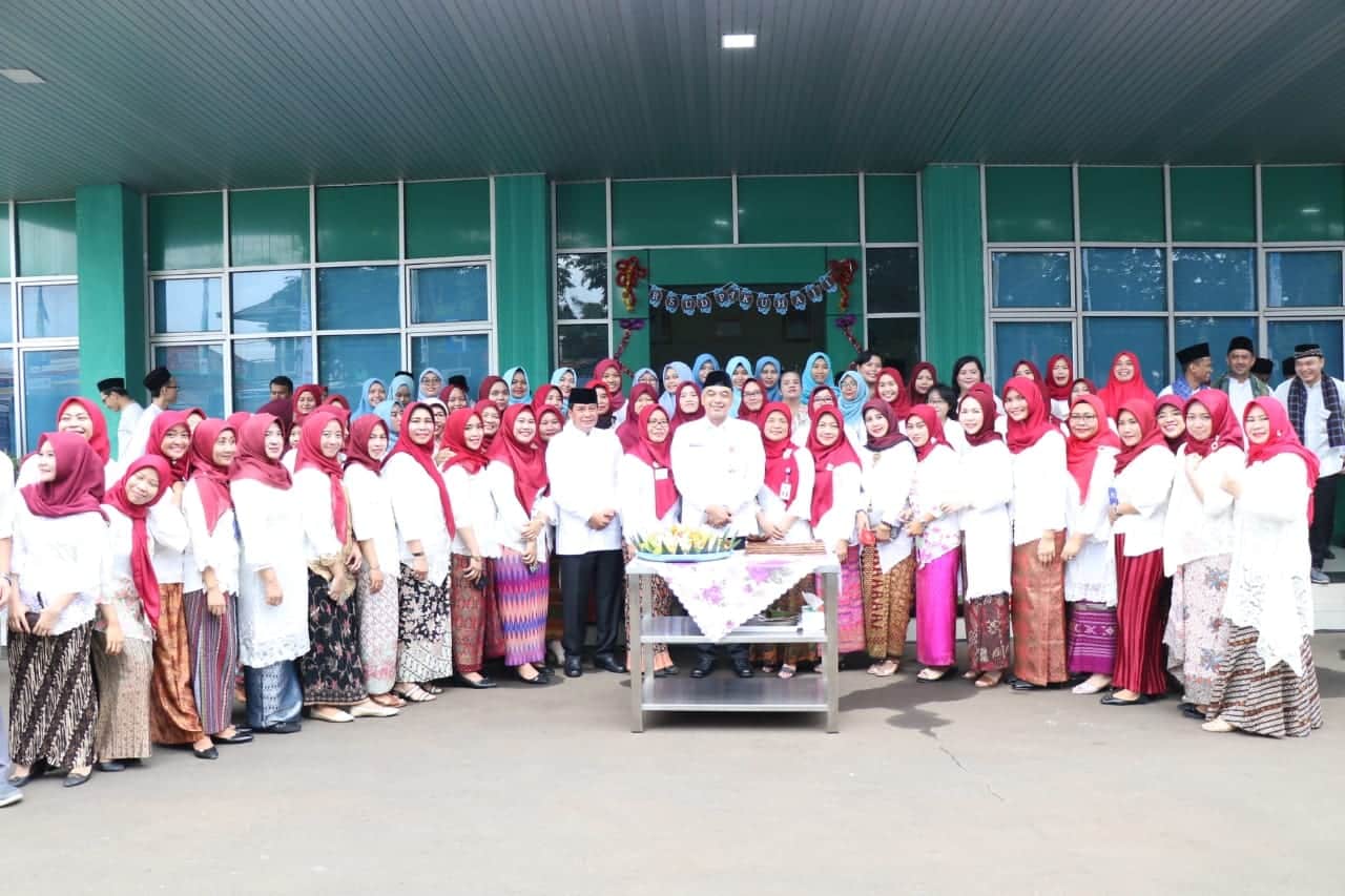 Bupati Zaki Hadiri Hut RSUD Paku Haji Ke II