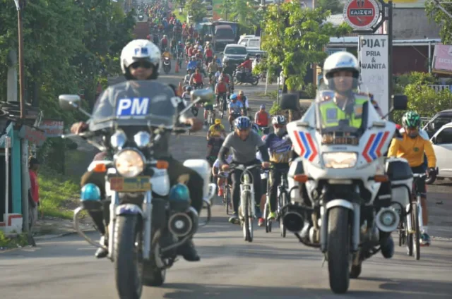 Gowes Bareng Tiga Pilar Sarana Komsos Dengan Masyarakat dan Pantau Wilayah