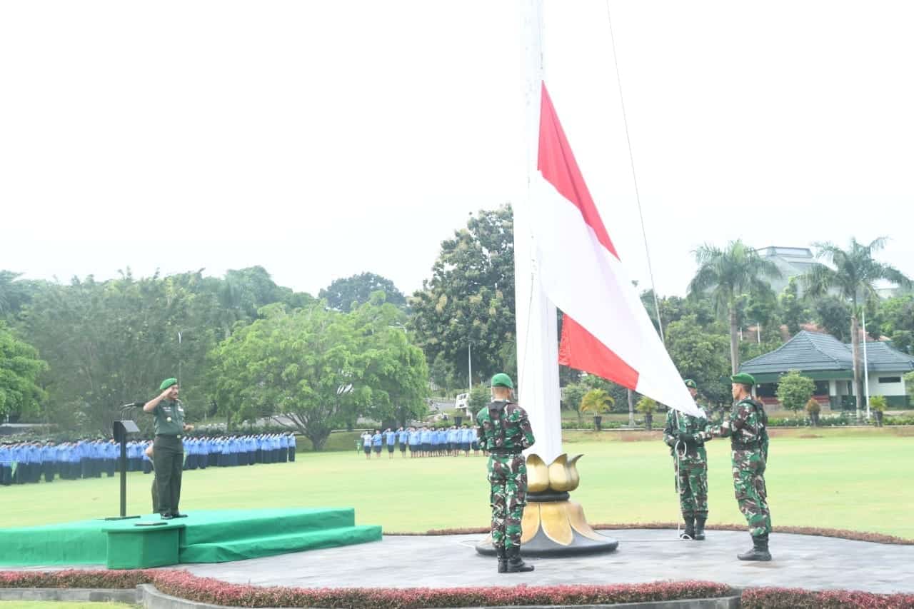 Upacara Bendera, Pangdam Sampaikan Pesan Kasad Pentingnya Jaga Kesehatan