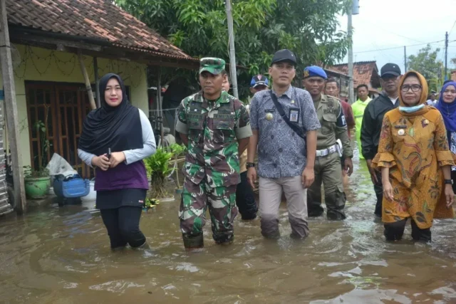 Banjir Pekalongan Ribuan Warga Mengungsi