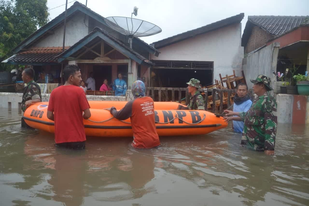 Banjir Pekalongan Ribuan Warga Mengungsi