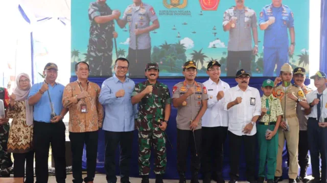 Peduli Penghijauan, Kapolri dan Panglima TNI Taman Puluhan Ribu Pohon Mangroves