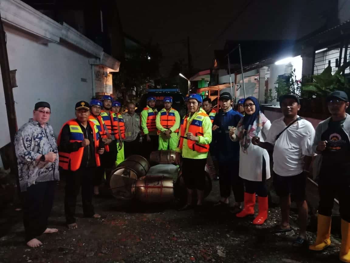 Kapolsek Curug Tinjau Lokasi Banjir