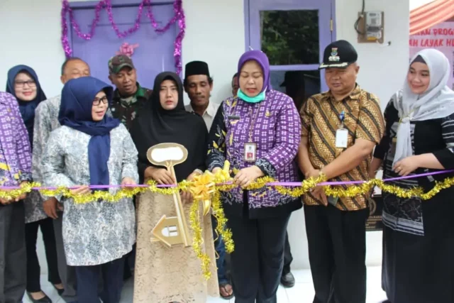 Kadis Koperasi Resmikan Rumah Layak Huni Milik Ibu Rohaeti