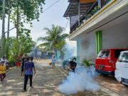 Cegah DBD : Puskesmas Cikuya Lakuan Fogging Di Perumahan Bukit Cikasungka Solear