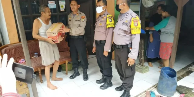 Berikan Pelayanan Pada Masyarakat, Polsek Karawaci Gelar Baksos