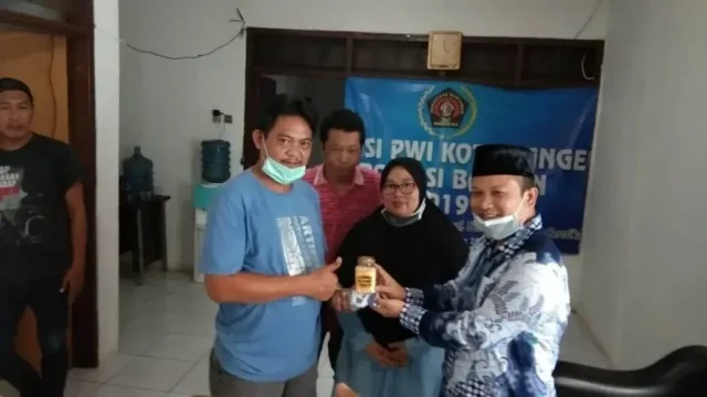 Pemkot Dan DPRD Kota Tangerang Bantu Logistik Para Jurnalis