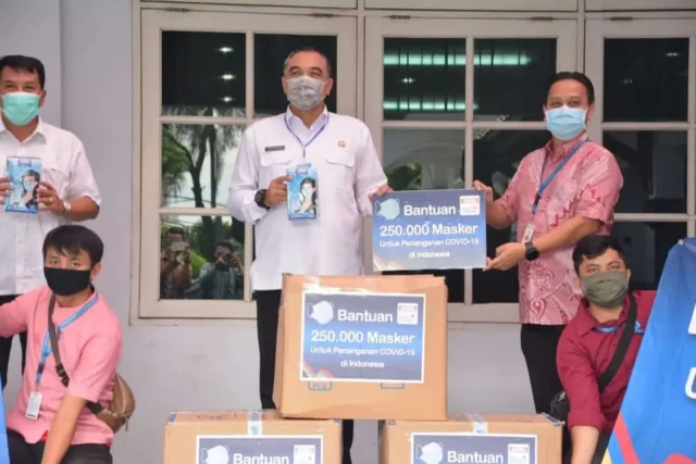 Bupati Zaki Terima Bantuan 4.000 Masker dari Indomart