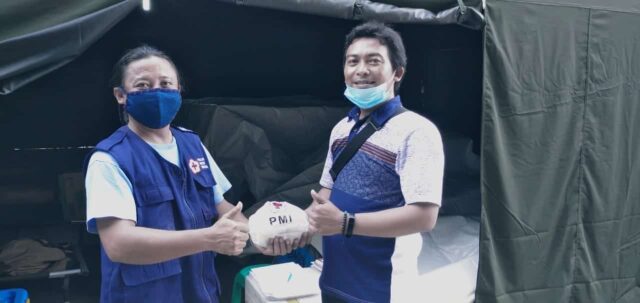 Cegah Covid-19, PMI Kota Tangerang Bagikan Masker Kepada JTR