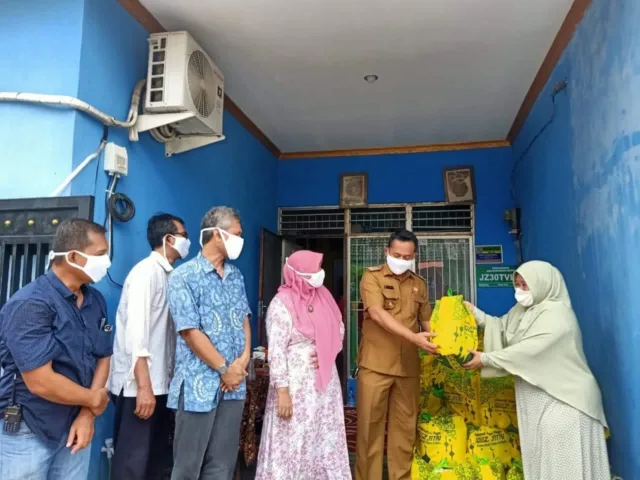 Sambut Ramadhan, Yayasan Rumah Cinta Qur'an Bagikan Sembako Untuk Dhuafa dan Yatim