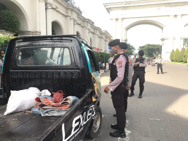 Ditsamapta Polda Banten Lakukan Pengamanan Pelaksanaan PSBB di Tangerang Raya