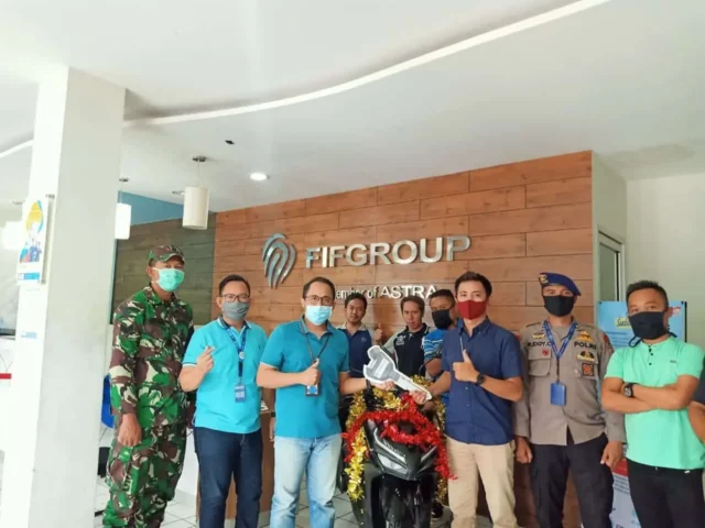 Berkah Ramadhan, FIFGROUP Tangerang 2 Bagikan Hadiah Motor Vario dan Logam Mulia Kepada Karyawan