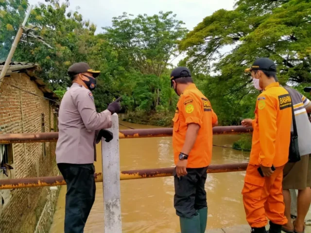 Kabid Humas Polda Banten Datangi Lokasi Hanyutnya Warga Cilegon