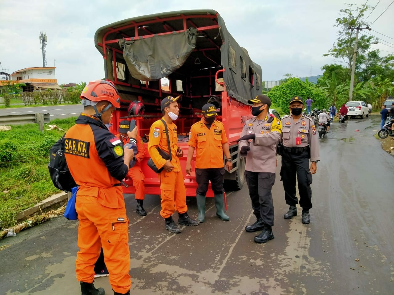 Kabid Humas Polda Banten Datangi Lokasi Hanyutnya Warga Cilegon