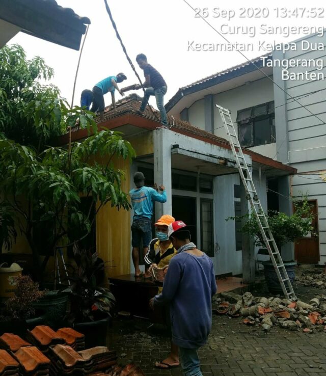 Pekerjaan Proyek di Kecamatan Kelapa Dua, Abaikan K3