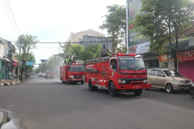 Putus Mata Rantai Covid-19, Fasum di Purworejo dan Kutoarjo Disemprot Disenfektan