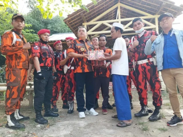 Revolusi Mental, Pemuda Pancasila Kabupaten Tangerang Bagikan 3000 Al – Qur’an