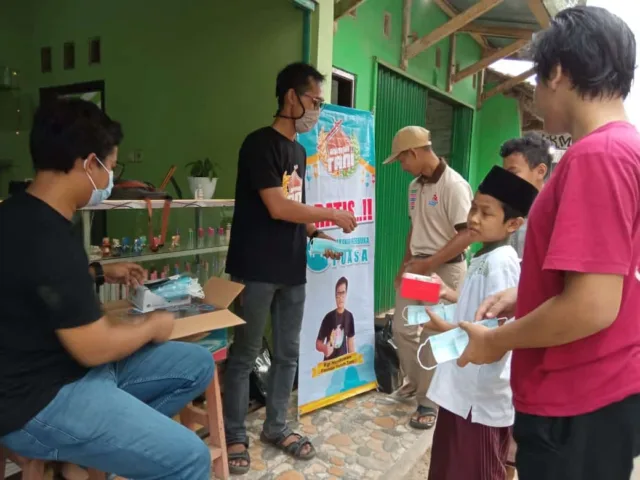 Satu Bulan Penuh Rumah Tani Berbagi Makanan Untuk Berbuka Puasa