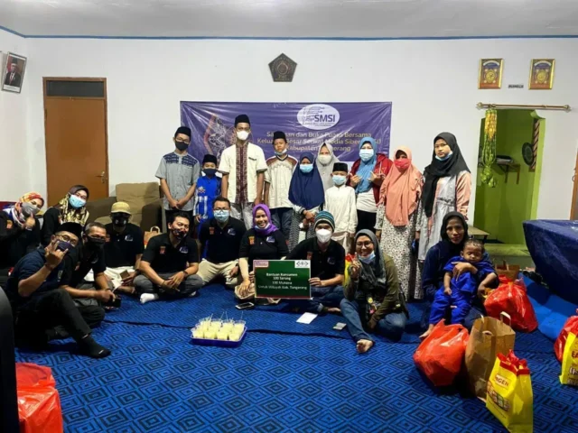 SMSI Kabupaten Tangerang Bagikan Ratusan Paket Sembako dan Santunan Anak Yatim Piatu