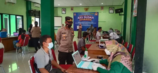 Warga Berikan Apresiasi Kegiatan Vaksinasi Yang Dilaksanakan Polsek Cisoka