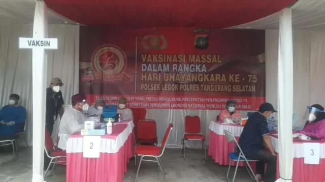 Sambut Hari Bhayangkara ke-75, Polsek Legok Gelar Vaksinasi Masal