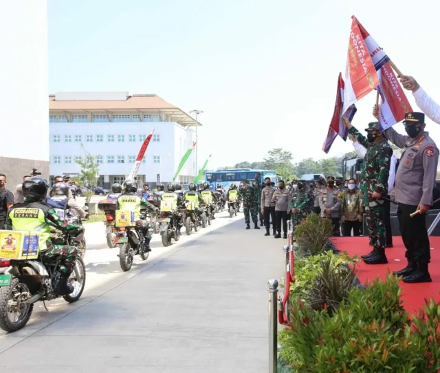 Dampak PPKM Darurat, Polri Sebar 458 Ton Beras dan 15.000 Paket Sembako untuk Masyarakat Banten