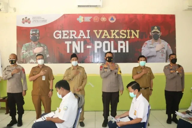 Polda Banten Gelar Vaksinasi Go to School