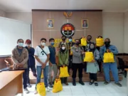 Terdampak Covid-19, Polda Banten Bagikan Ratusan Paket Sembako Untuk Insan Pers