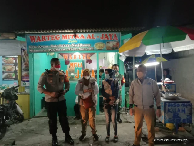 Dukung Percepatan Program Pemerintah, Kelurahan Kelapa Dua Gelar Vaksinasi Malam