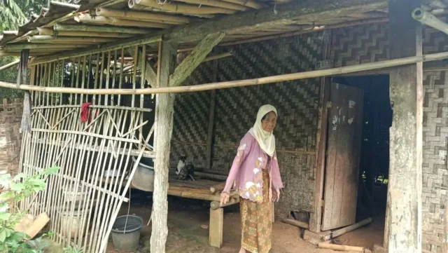 Kisah Pilu Nenek Mirah Asal Cisoka, Tinggal Sebatang Kara Di Rumah Reyot Yang Hampir Ambruk