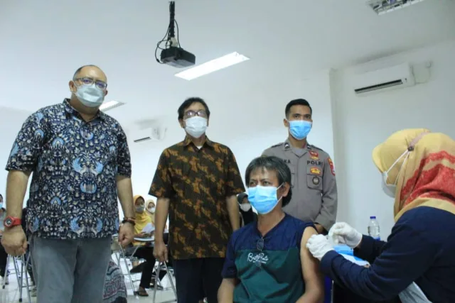 Untara Bersama Polresta Tangerang Gelar Vaksinasi Tahap I dan II