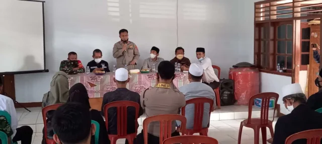 Kapolsek bersama Forkopimcam Panongan Hadiri Rapat Jelang Pemungutan Suara Pilkades Ranca Kelapa