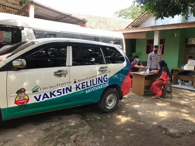 Blusukan Masuk Kampung, Polsek Panongan Gelar Vaksin Keliling