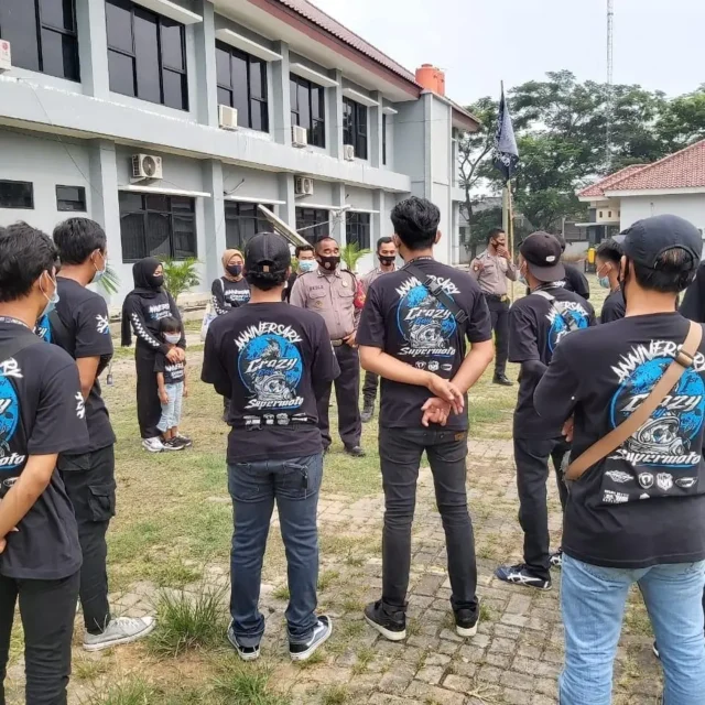 Kasubsektor Citra Raya Bersama Bhabinkmatibmas Panongan Imbau Komunitas Motor Untuk Tertib Berlalu Lintas