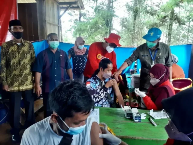 Binda Jateng Gelar Vaksinasi Massal dan Door to Door di Desa Guntur