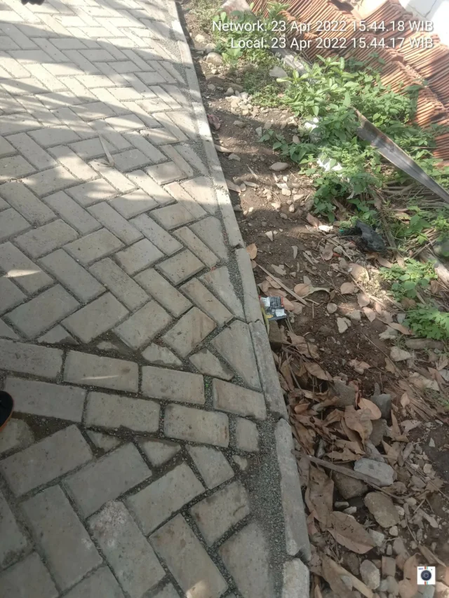 Proyek Pemasangan Paving Blok di RT 02 RW 03 Kelurahan Sukabakti Kecamatan Curug, Diduga Asal Jadi