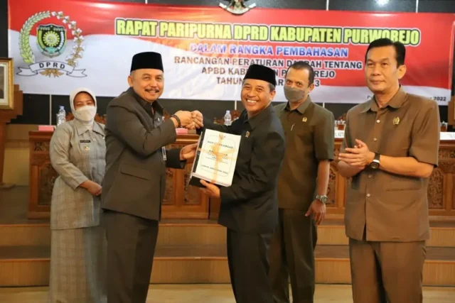 Gelar Rapat Paripurna, DPRD dan Kepala Daerah Setujui Raperda APBD Perubahan Tahun 2022