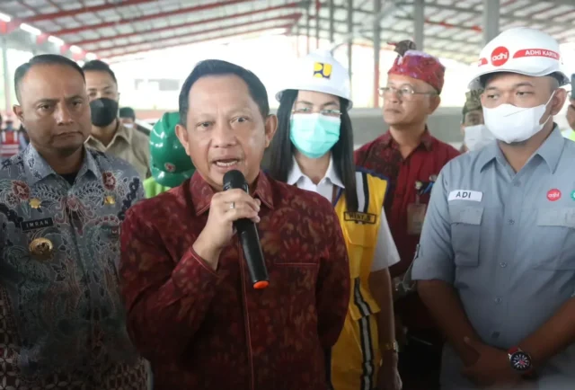 Jelang Puncak Acara G20 di Bali, Mendagri Tinjau Langsung Pembangunan TPST Kesiman Kertalangu