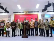 Sampaikan Laporan ke Presiden, TGIPF Sebut Banyak Temuan Indikasi