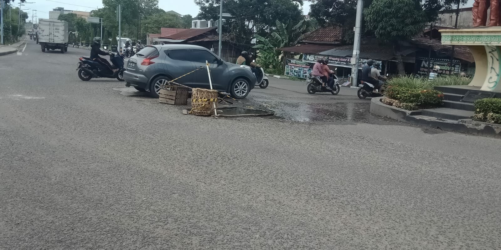 Gawat, Hampir Seluruh Jalan Hancur di Kota Jambi